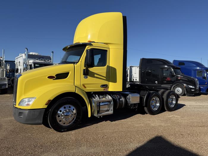 2021 Peterbilt 579-51