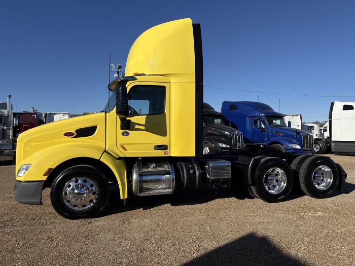 2021 Peterbilt 579-46