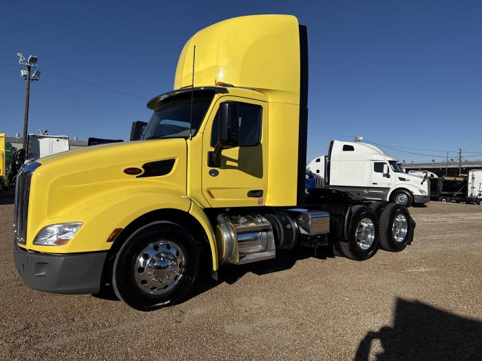2021 Peterbilt 579-49
