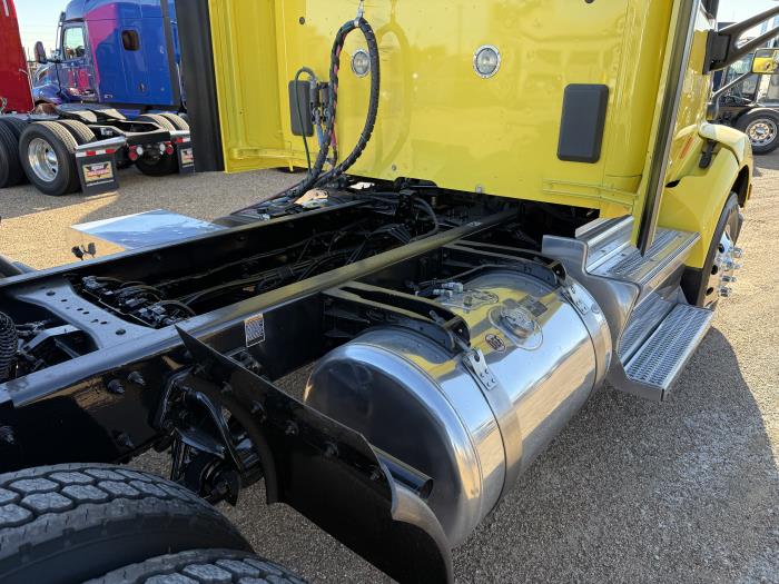 2021 Peterbilt 579-57