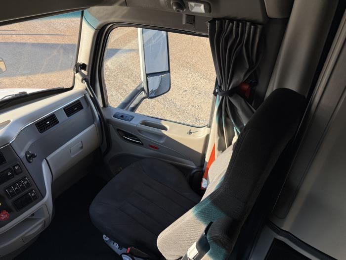 2021 Peterbilt 579-15