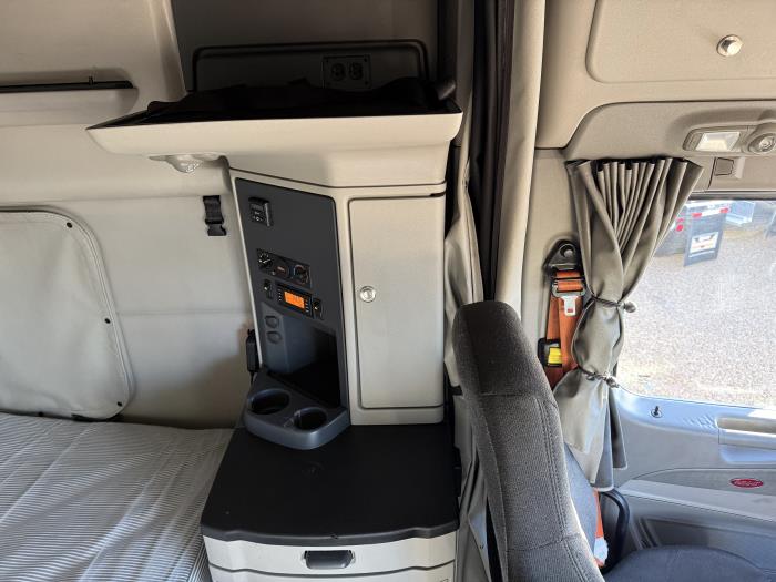 2021 Peterbilt 579-21