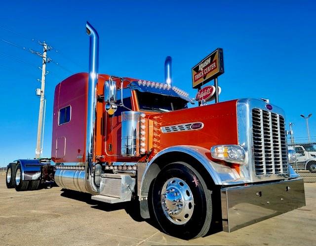 2022 Peterbilt 389-10
