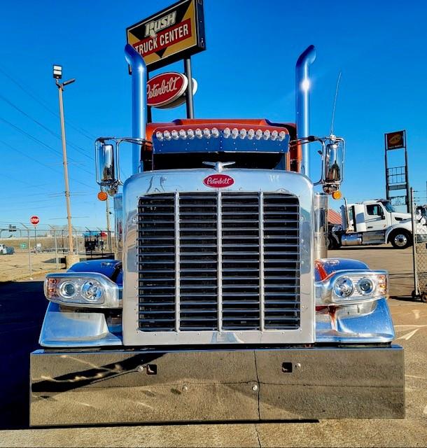 2022 Peterbilt 389-11