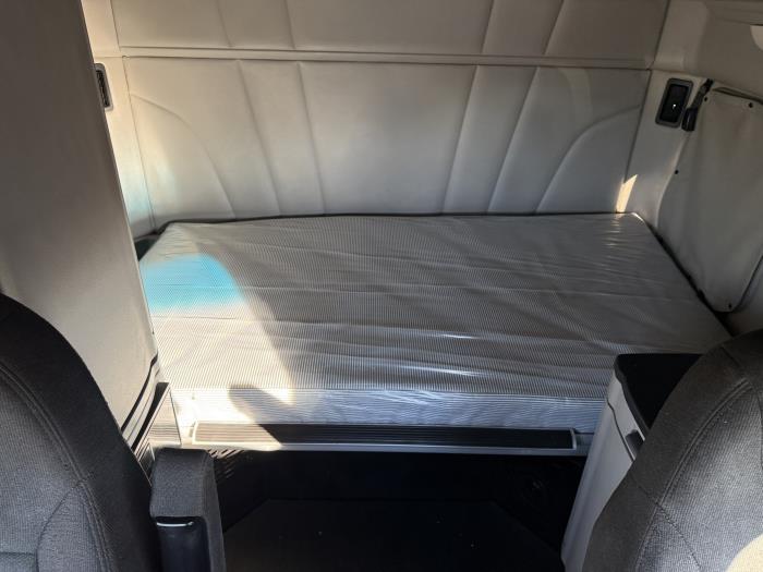 2021 Peterbilt 579-28