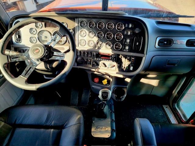 2022 Peterbilt 389-18