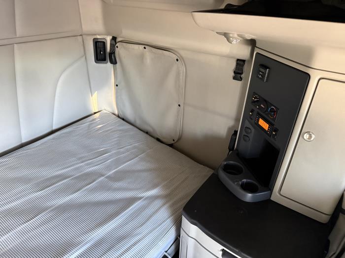 2021 Peterbilt 579-29