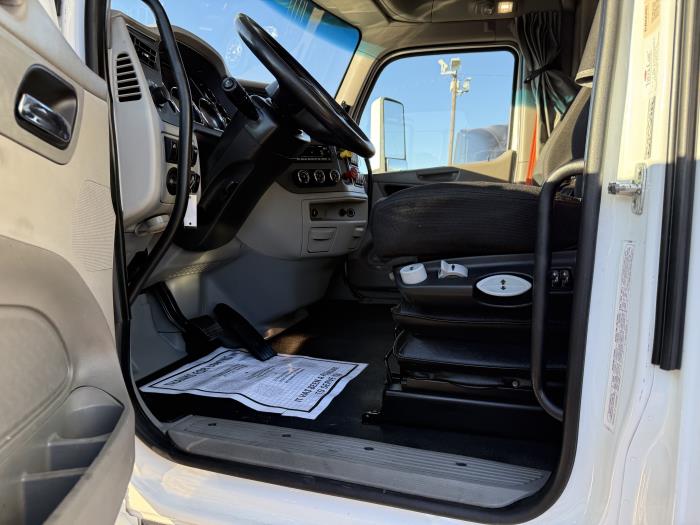 2021 Peterbilt 579-30