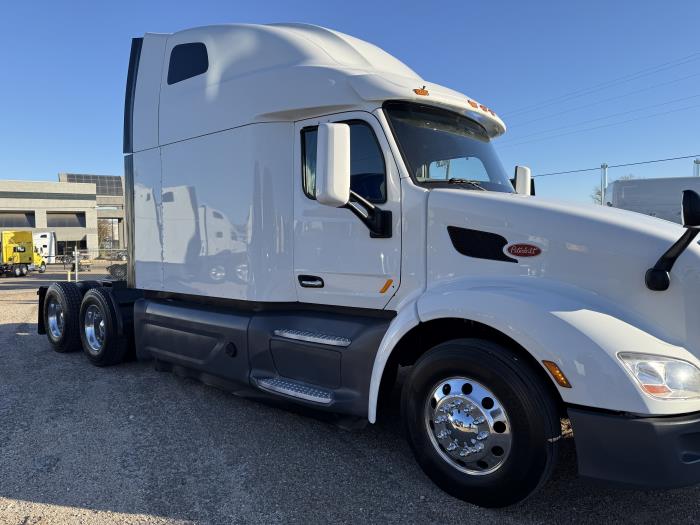 2021 Peterbilt 579-40
