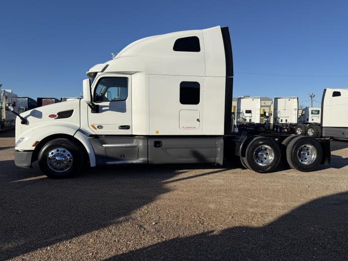 2021 Peterbilt 579-63