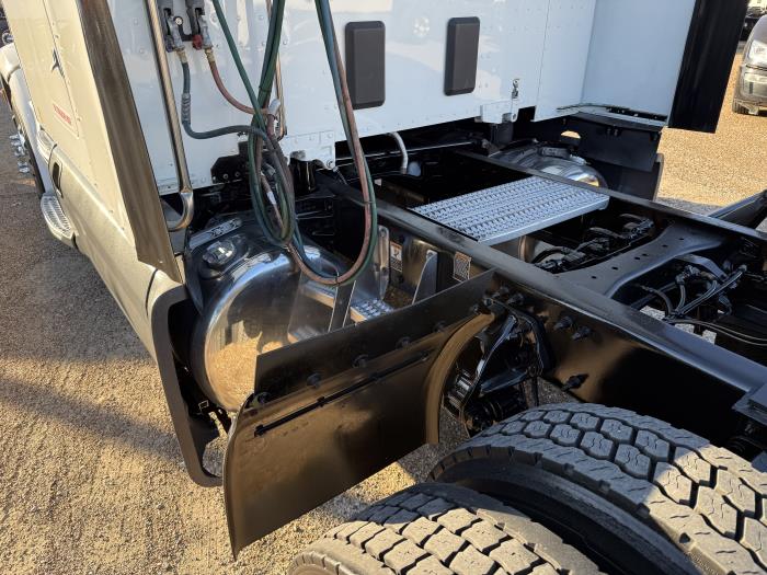 2021 Peterbilt 579-67