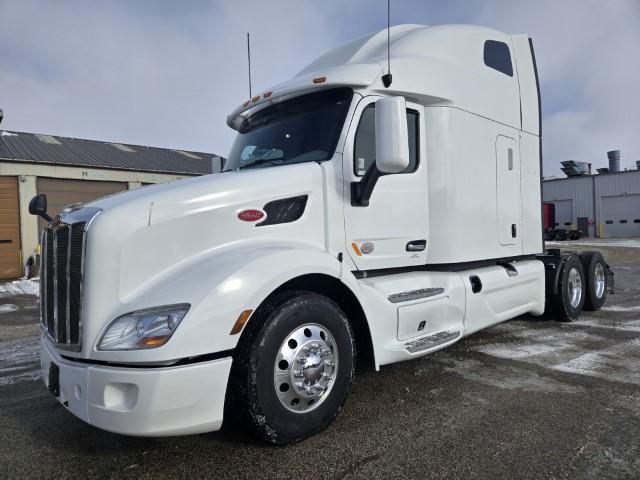 2022 Peterbilt 579-0