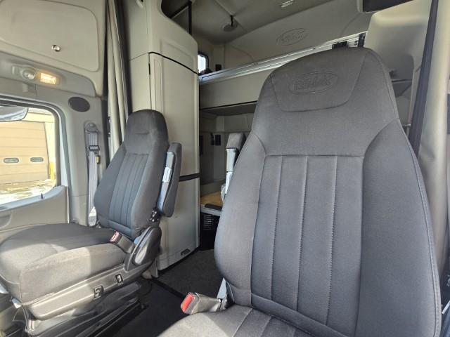 2022 Peterbilt 579-7