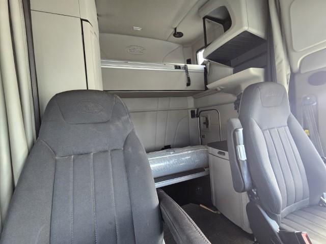 2022 Peterbilt 579-8