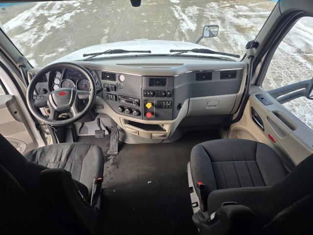 2022 Peterbilt 579-10