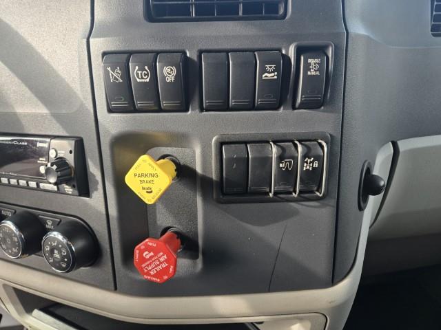 2022 Peterbilt 579-12