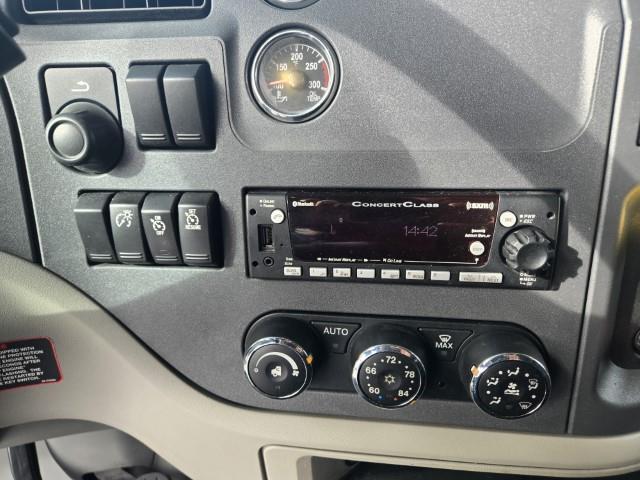 2022 Peterbilt 579-13