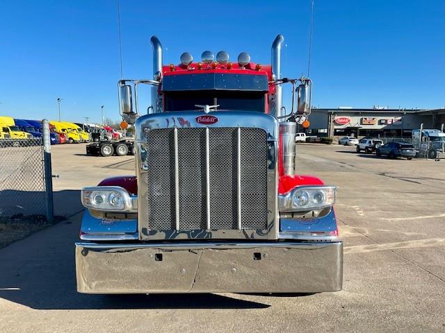 2023 Peterbilt 389-8