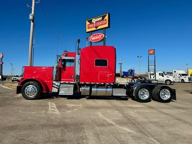 2023 Peterbilt 389-5