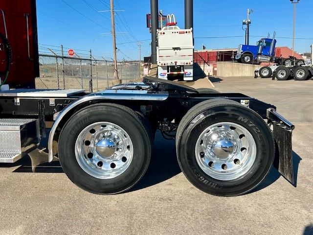 2023 Peterbilt 389-9