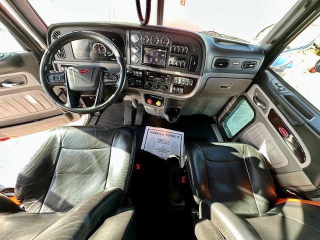2023 Peterbilt 389-11