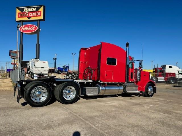 2023 Peterbilt 389-4