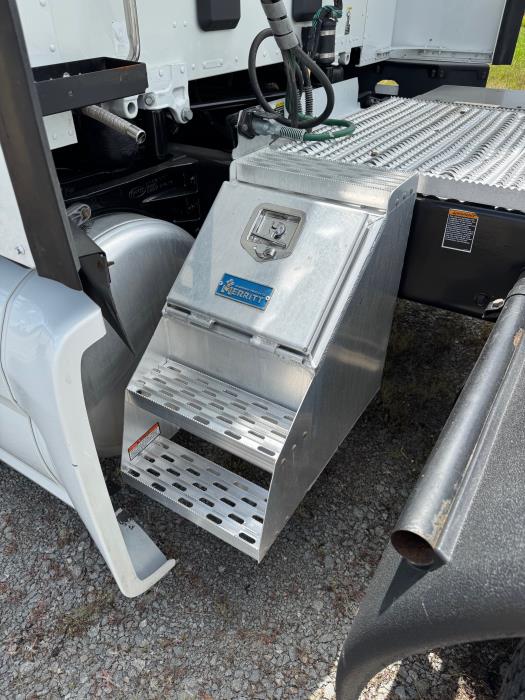 2022 Peterbilt 579-9