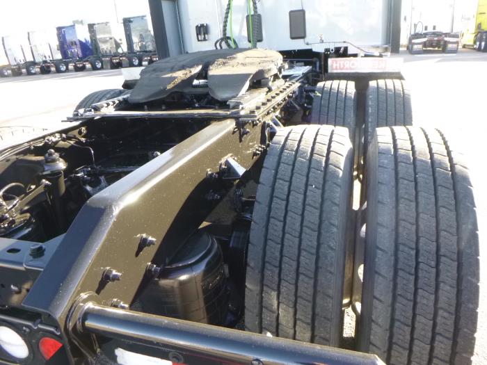 2022 Kenworth T680-33