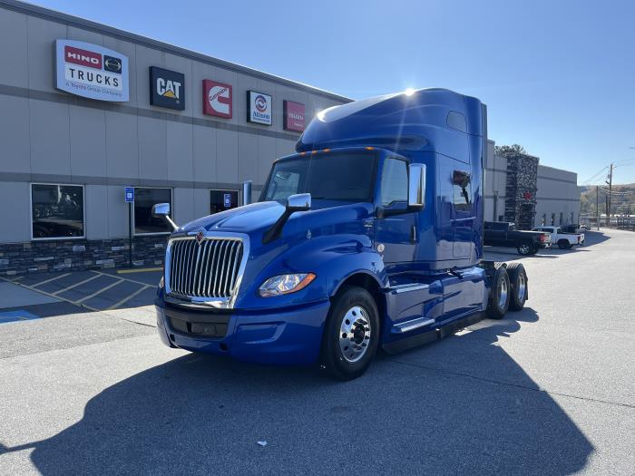 2022 International LT625-0