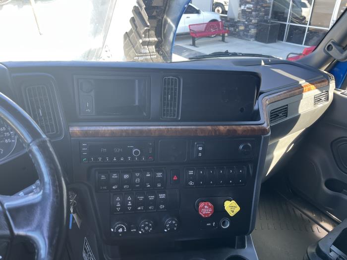 2022 International LT625-11