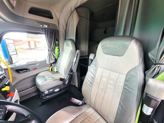 2022 Peterbilt 579-8