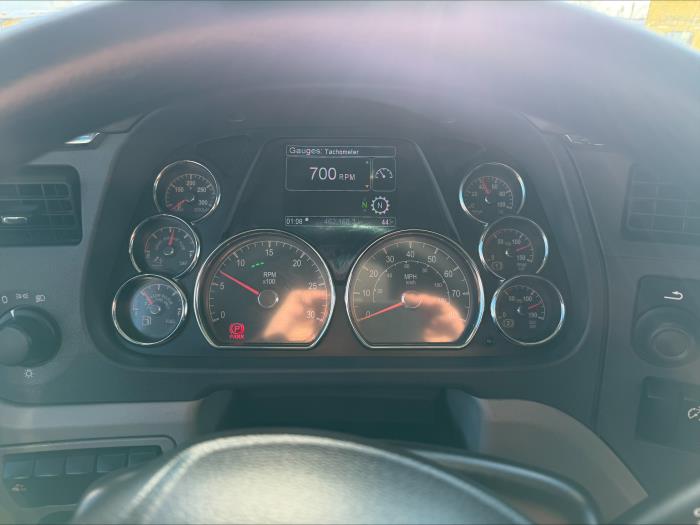 2022 Peterbilt 579-9