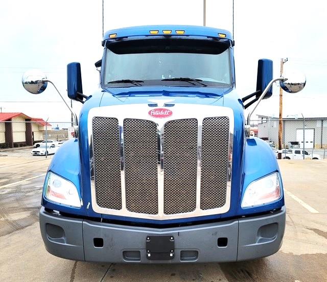 2022 Peterbilt 579-5