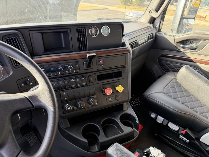 2026 International HX620-14