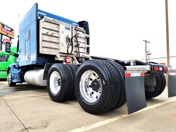 2022 Peterbilt 579-0