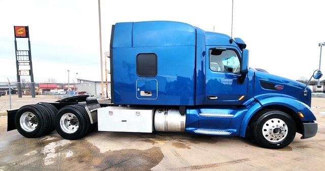 2022 Peterbilt 579-5