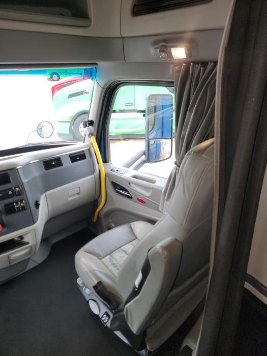 2022 Peterbilt 579-13