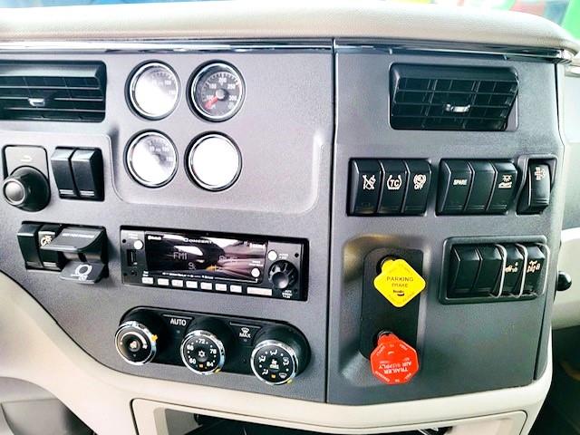 2022 Peterbilt 579-10