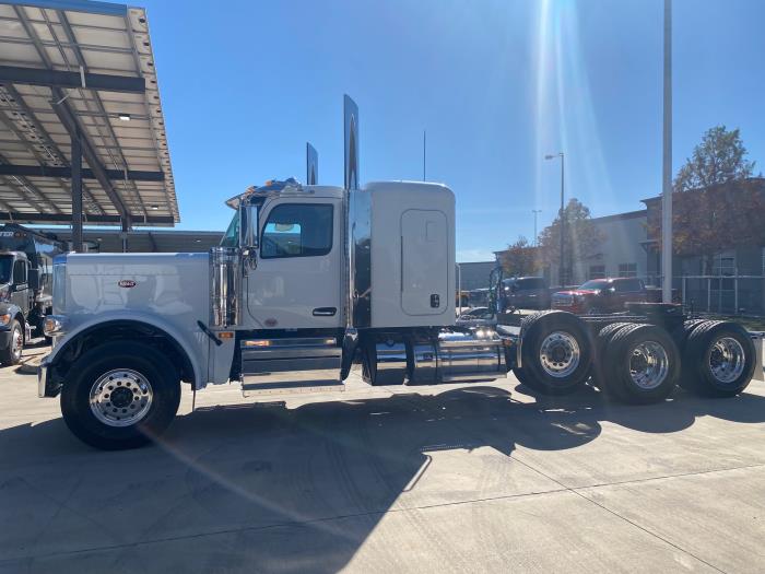2026 Peterbilt 589-3