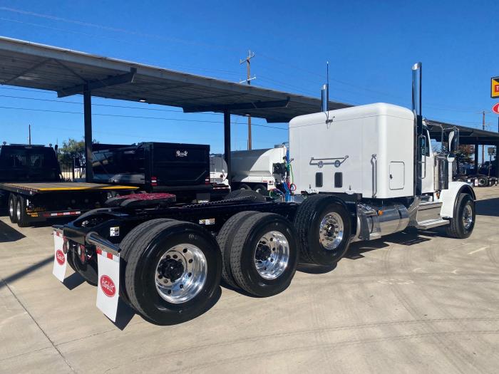 2026 Peterbilt 589-6