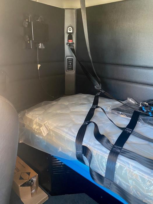 2026 Peterbilt 589-13