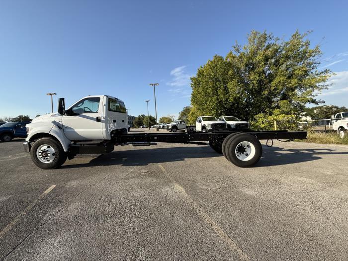 New 1996 Ford F-650 - photo 2