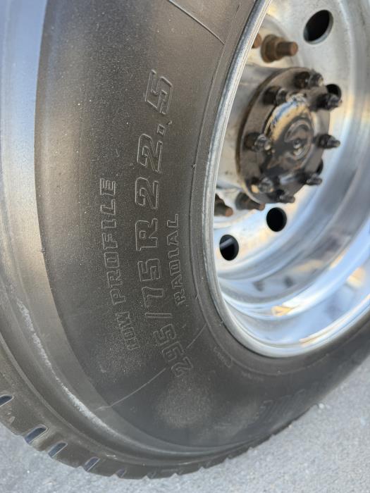 2021 Peterbilt 579-9