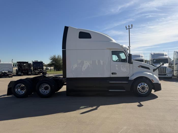 2021 Peterbilt 579-5