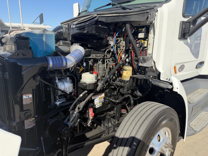 2021 Peterbilt 579-16