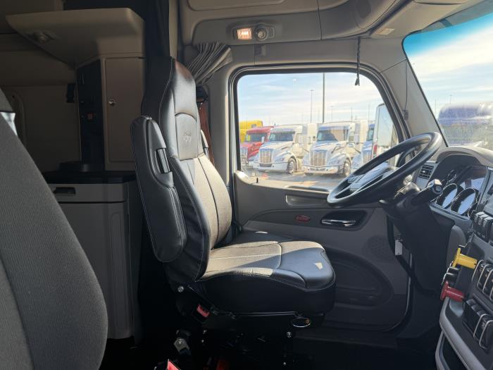 2021 Peterbilt 579-23
