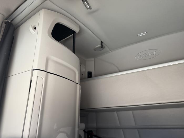 2021 Peterbilt 579-28