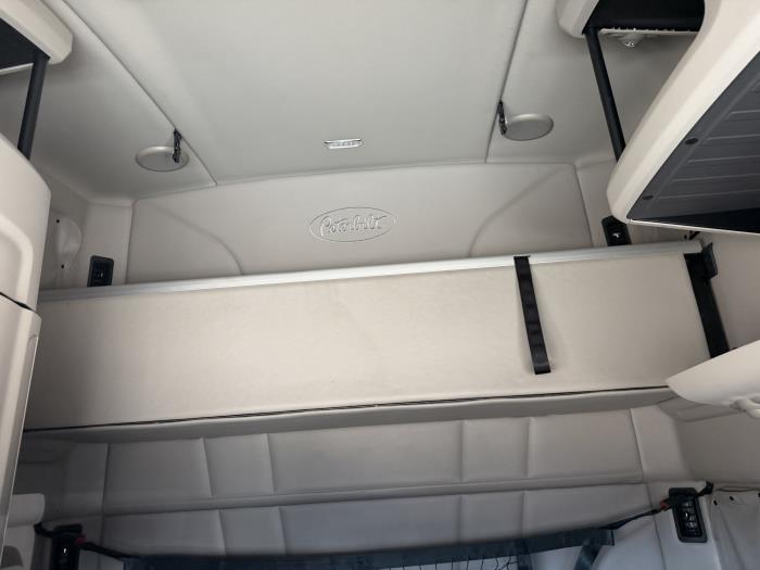 2021 Peterbilt 579-29