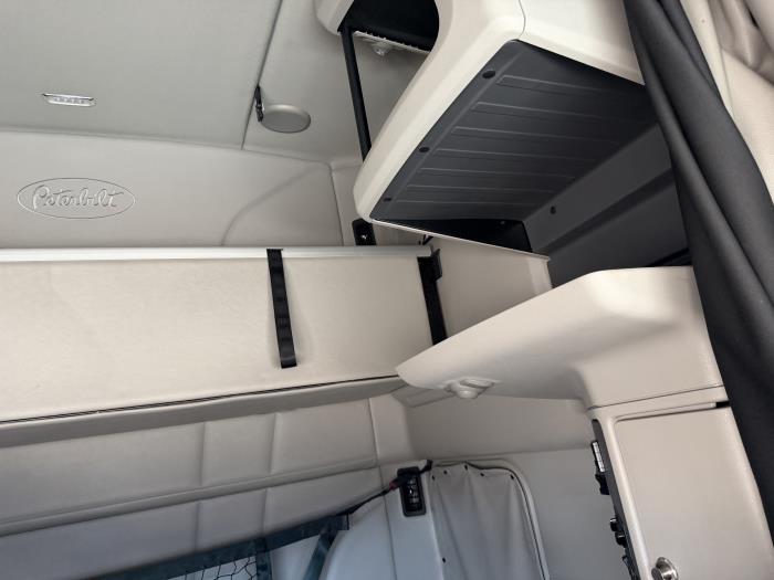 2021 Peterbilt 579-30