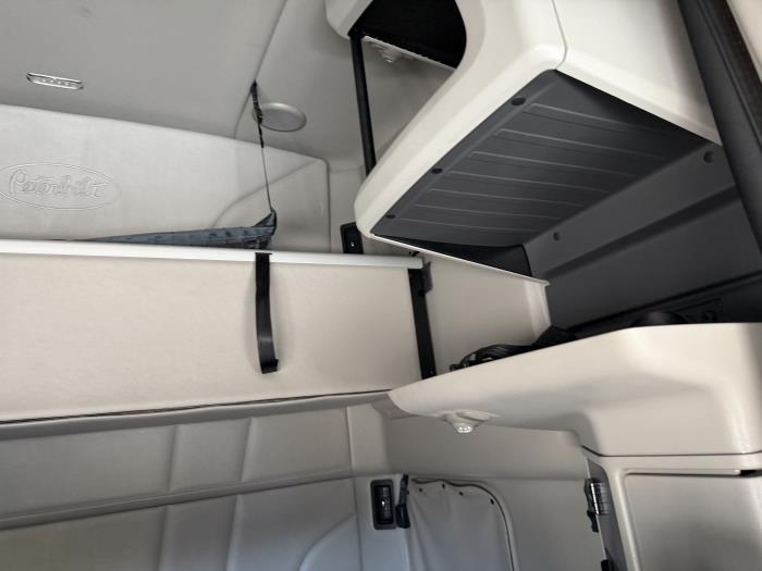 2021 Peterbilt 579-29